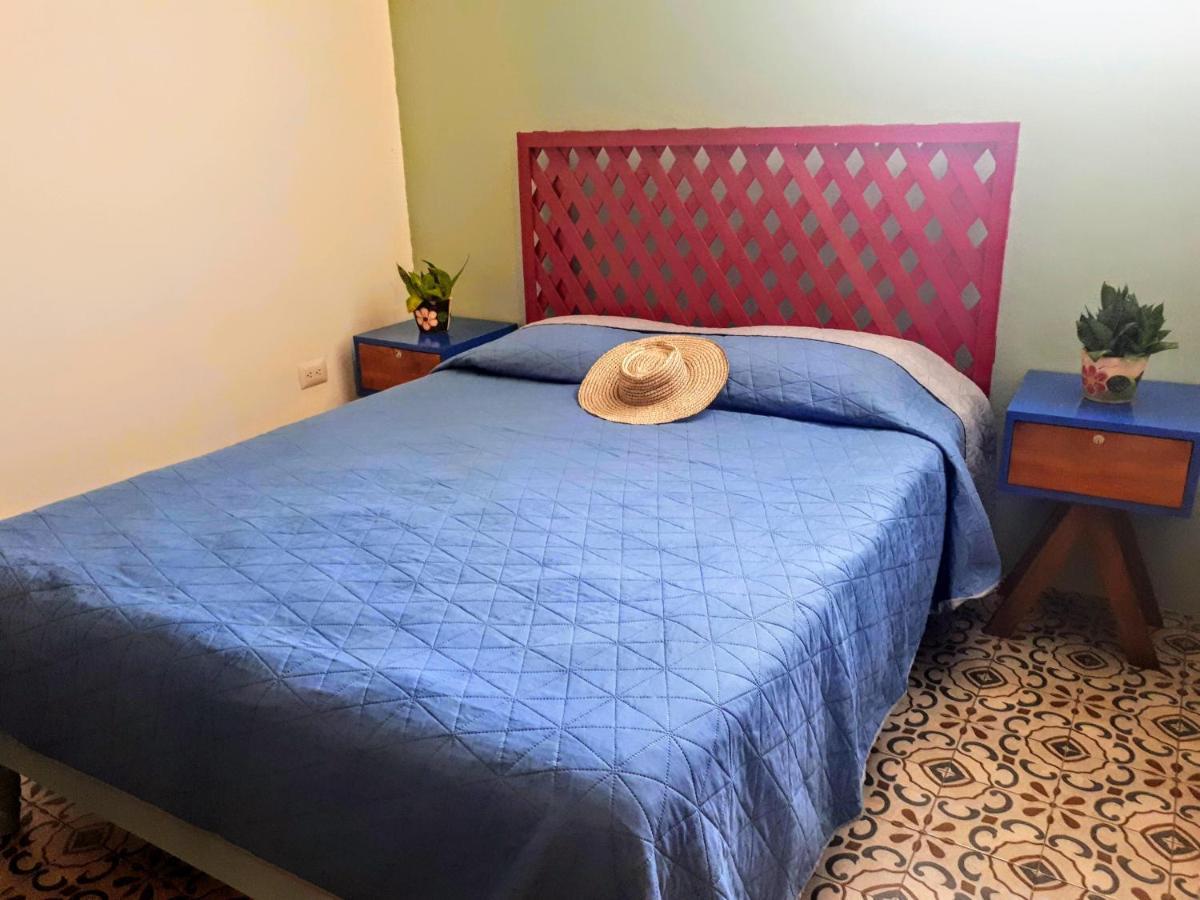 Hostel Candelaria Вальядолид Экстерьер фото