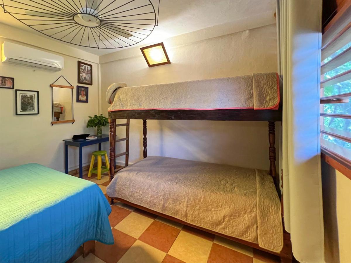 Hostel Candelaria Вальядолид Экстерьер фото