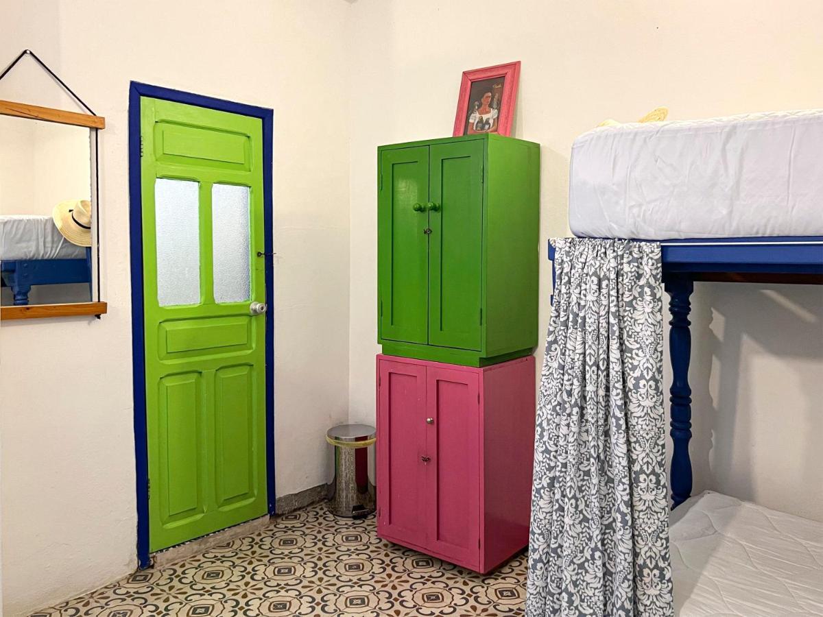 Hostel Candelaria Вальядолид Экстерьер фото