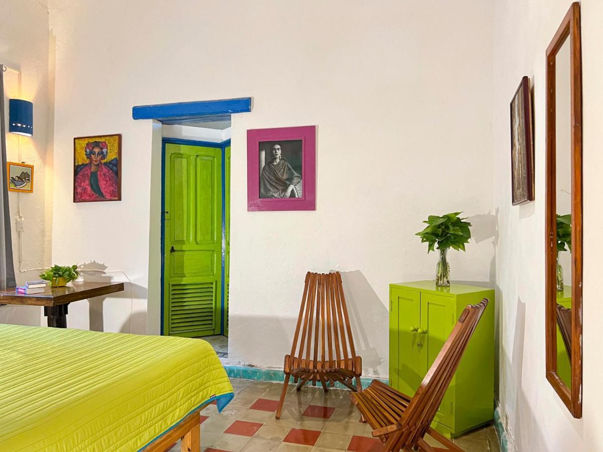 Hostel Candelaria Вальядолид Экстерьер фото
