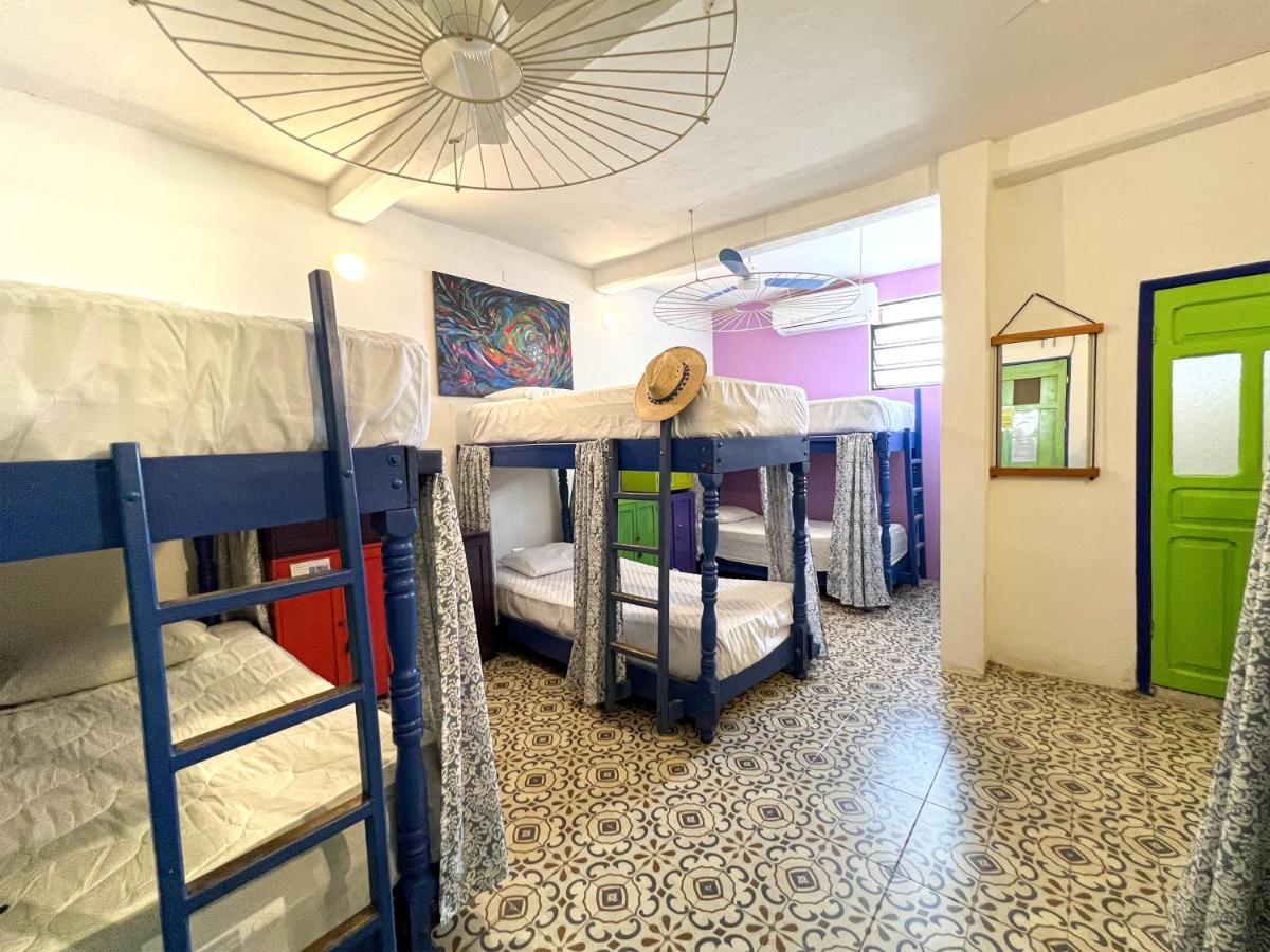 Hostel Candelaria Вальядолид Экстерьер фото