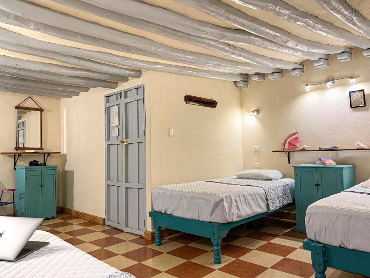 Hostel Candelaria Вальядолид Экстерьер фото