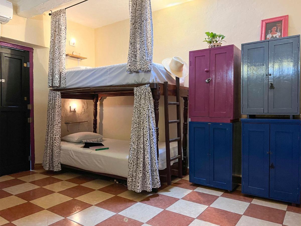 Hostel Candelaria Вальядолид Экстерьер фото