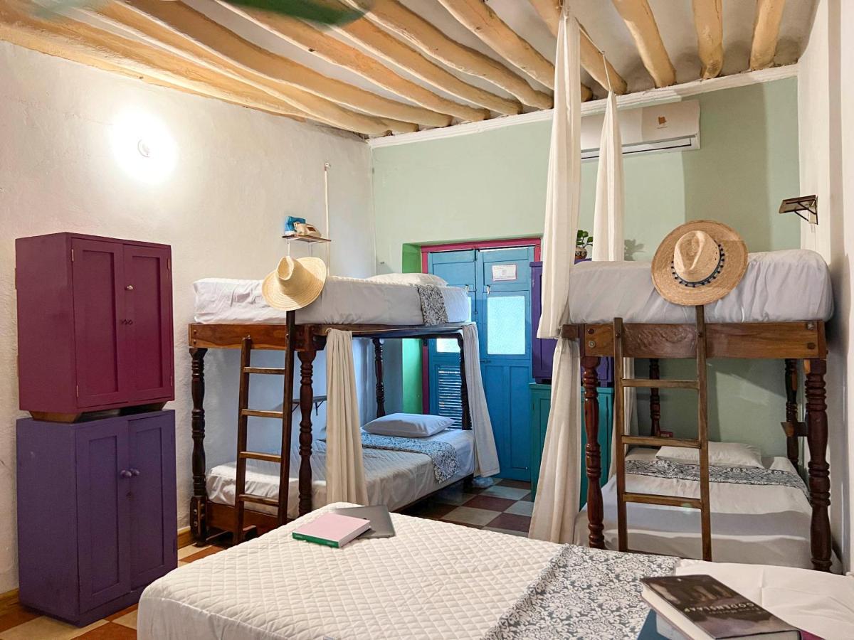 Hostel Candelaria Вальядолид Экстерьер фото