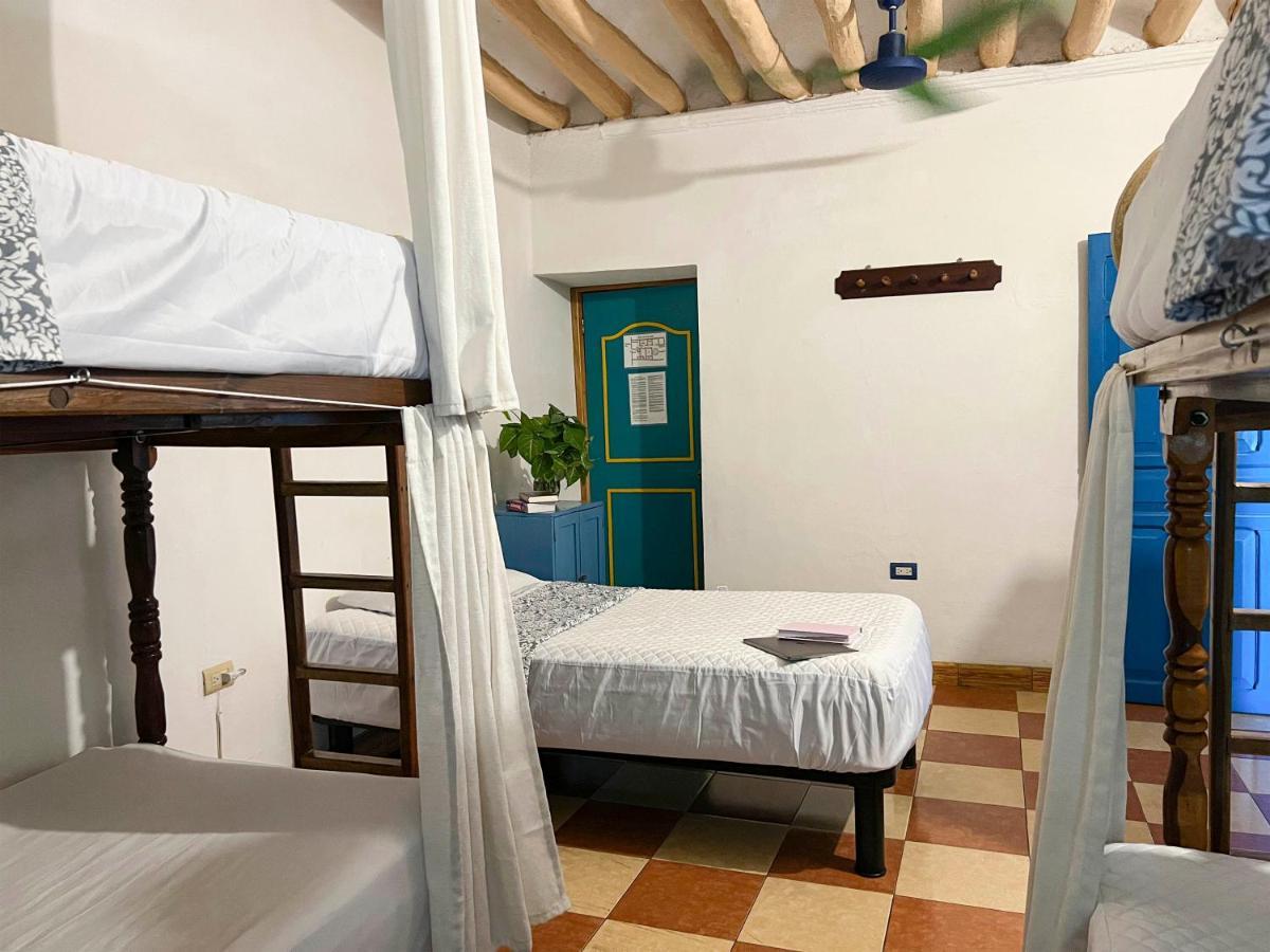Hostel Candelaria Вальядолид Экстерьер фото