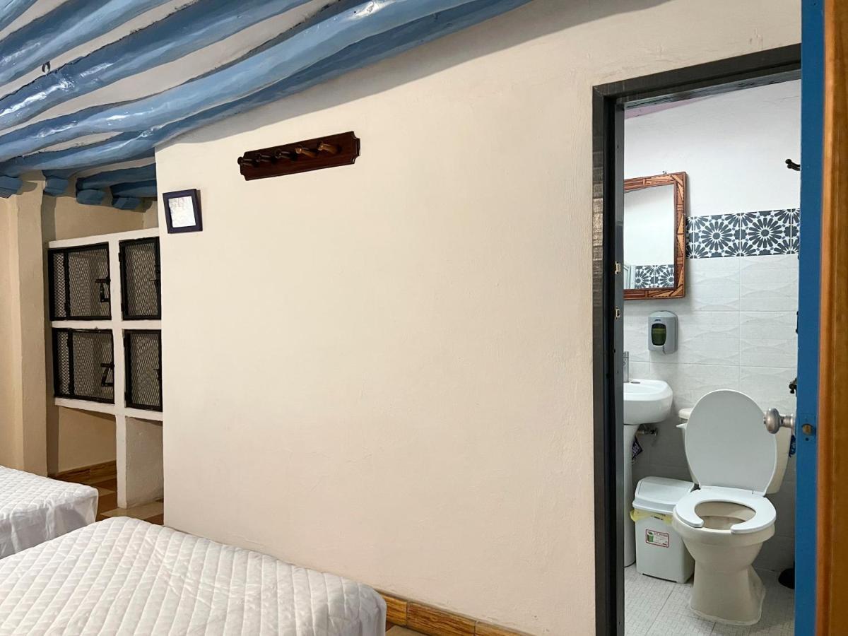 Hostel Candelaria Вальядолид Экстерьер фото
