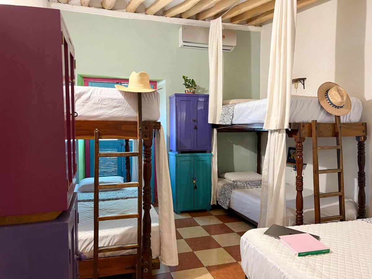 Hostel Candelaria Вальядолид Экстерьер фото