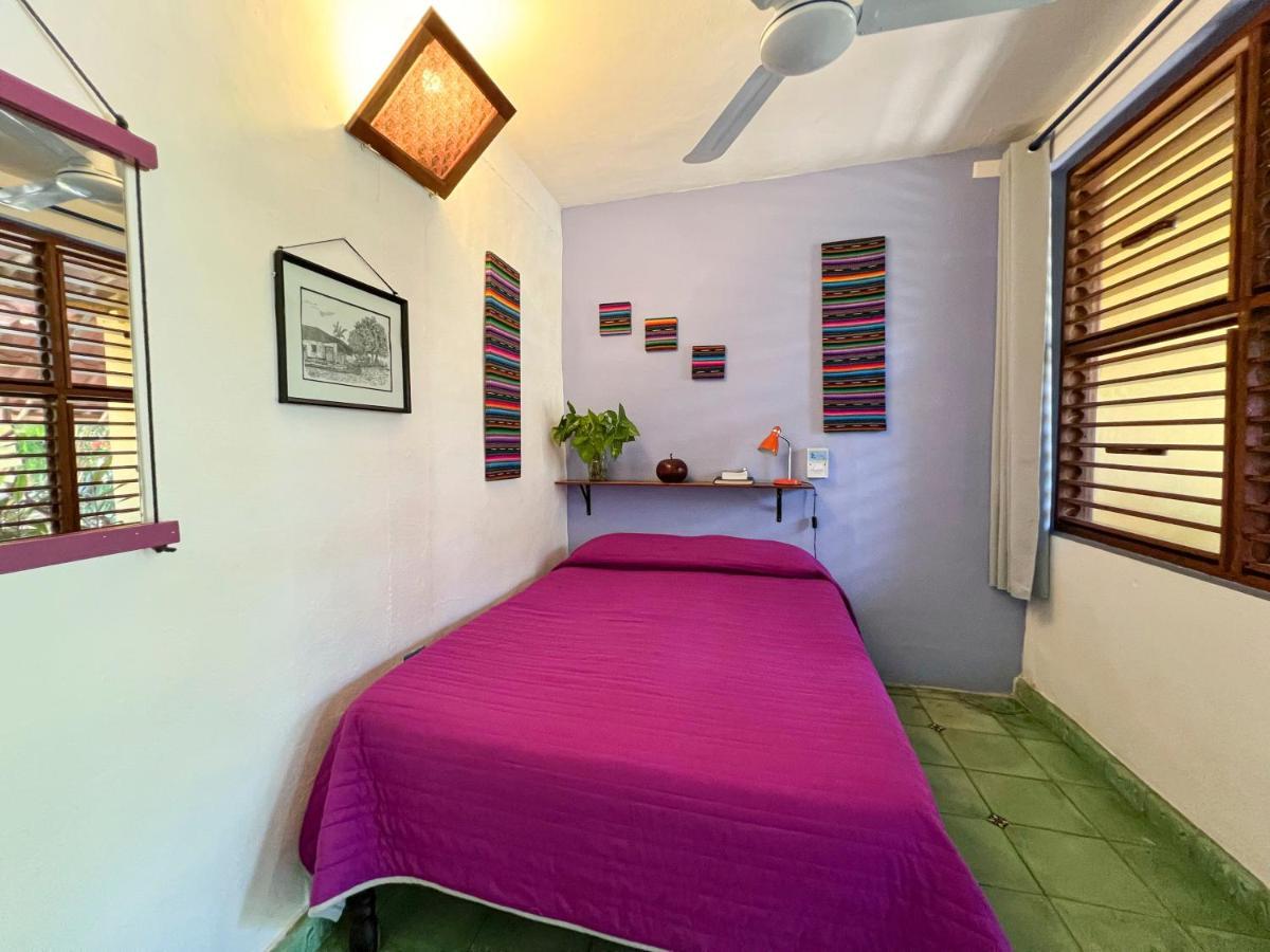 Hostel Candelaria Вальядолид Экстерьер фото