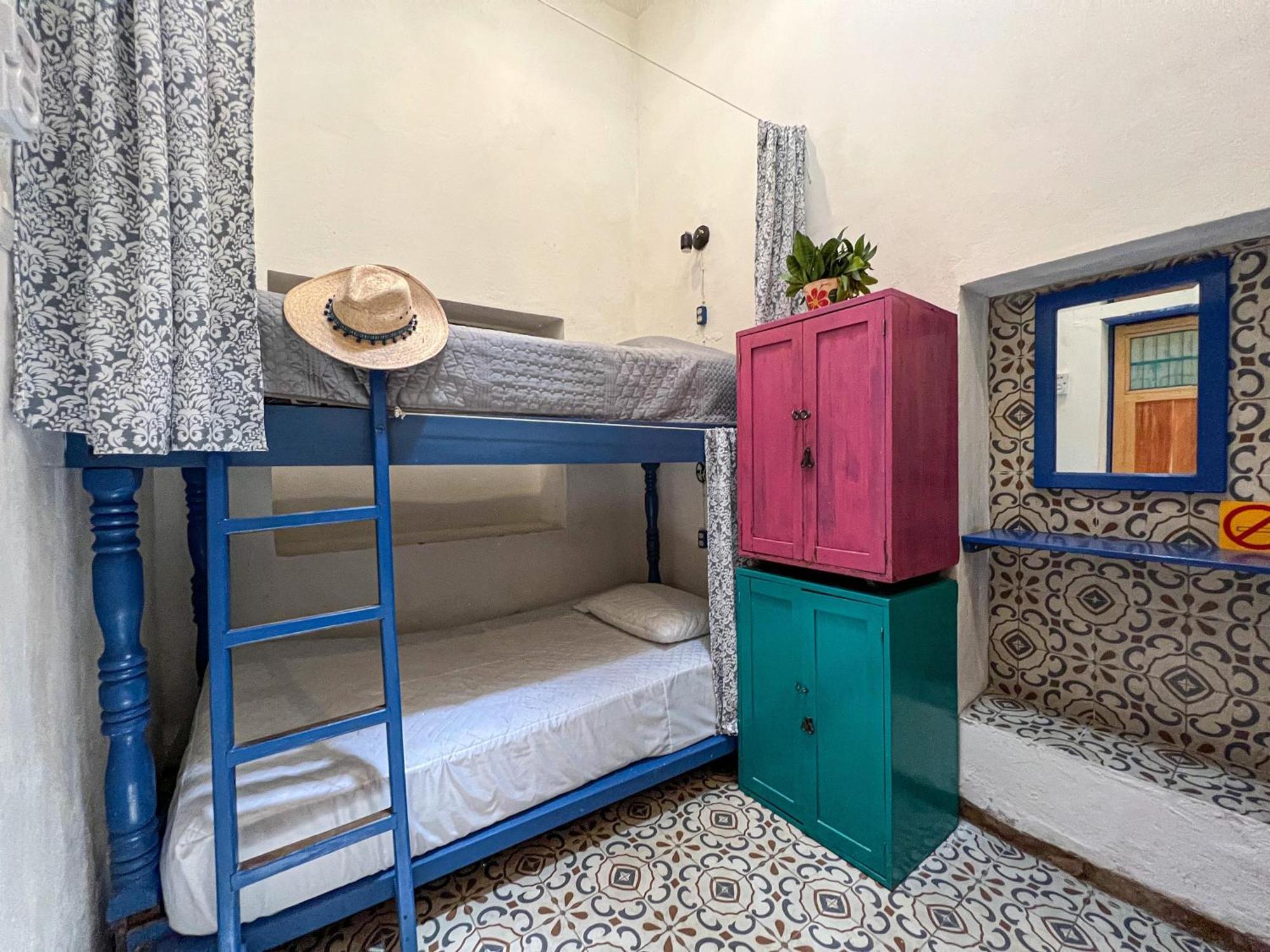 Hostel Candelaria Вальядолид Экстерьер фото