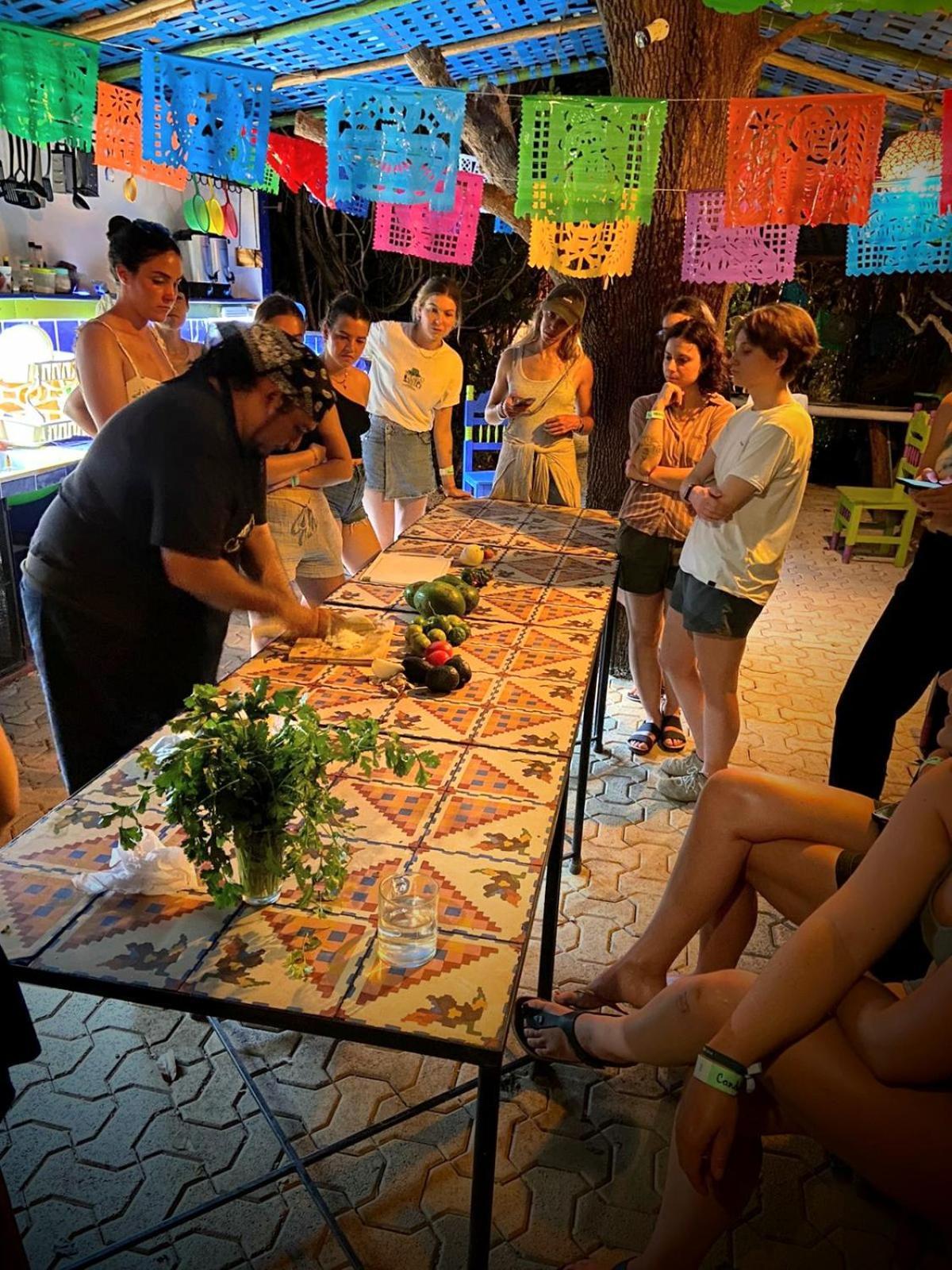 Hostel Candelaria Вальядолид Экстерьер фото