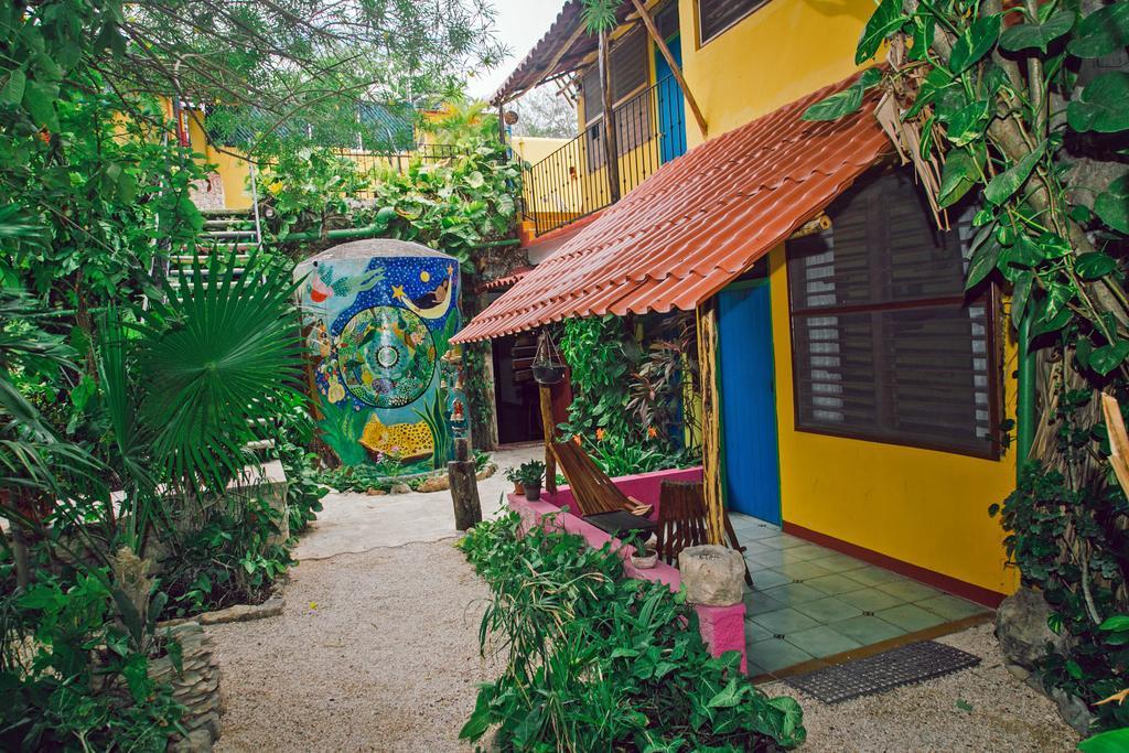 Hostel Candelaria Вальядолид Экстерьер фото